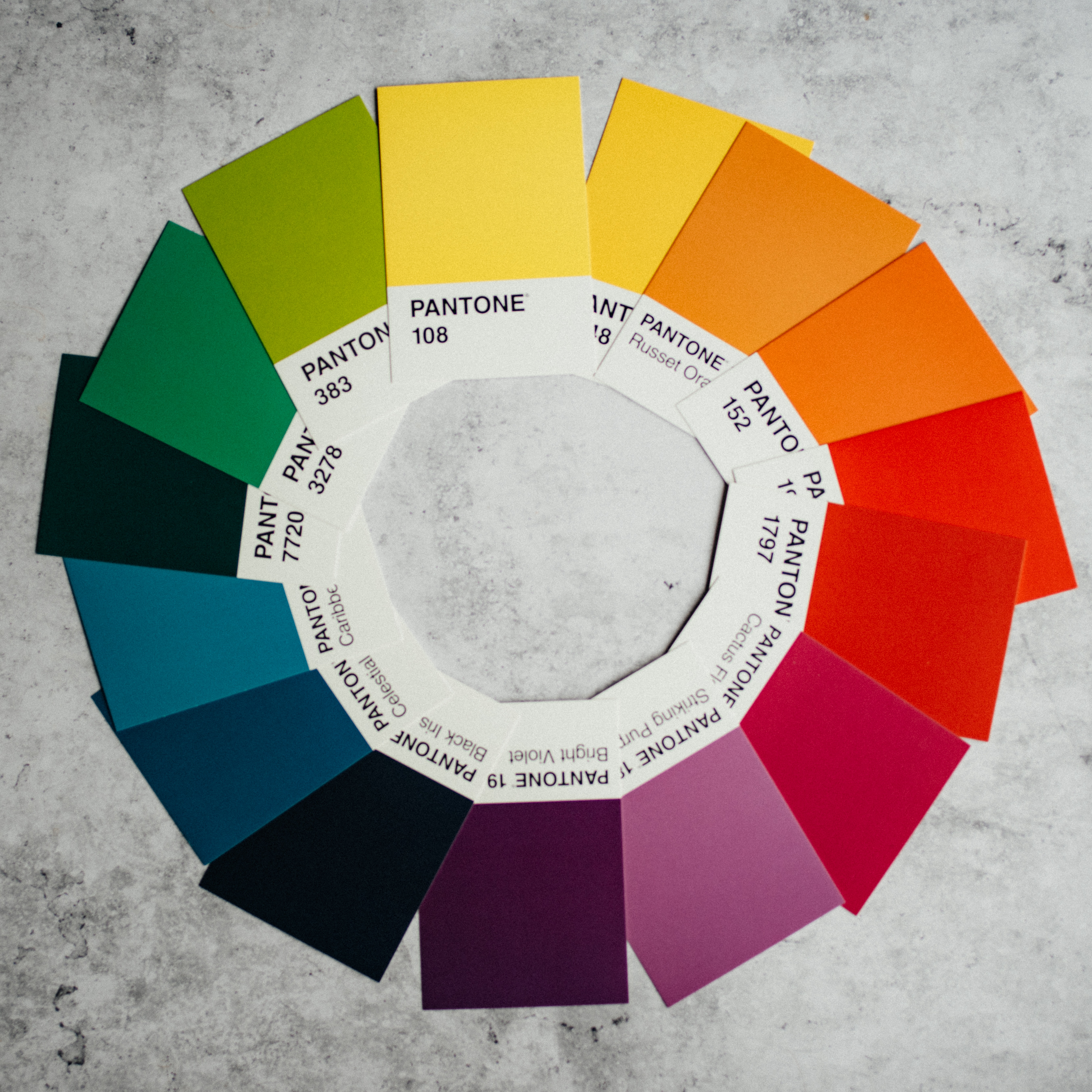 polychromatic color wheel